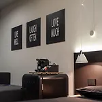 Guest house Contemporaneamente 147 - Modern & Comfort Bari