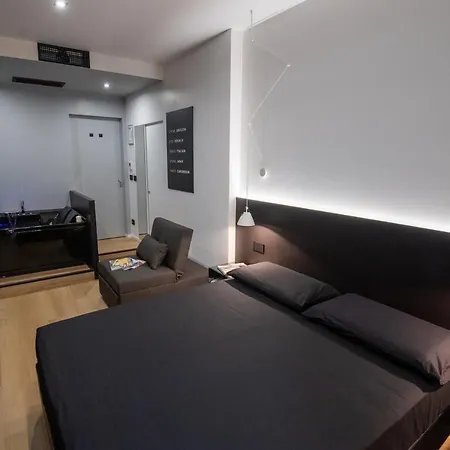 Contemporaneamente 147 - Modern & Comfort Гостьовий будинок