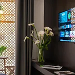 Contemporaneamente 147 - Modern & Comfort 4*