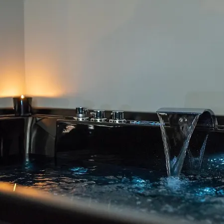 Πανσιόν Contemporaneamente 147 - Modern & Comfort