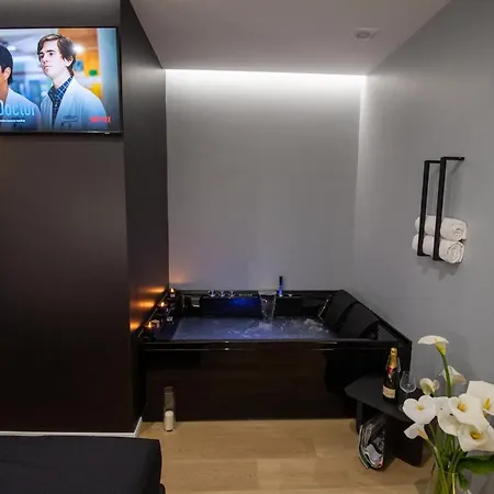 Contemporaneamente 147 - Modern & Comfort Pensionat Bari