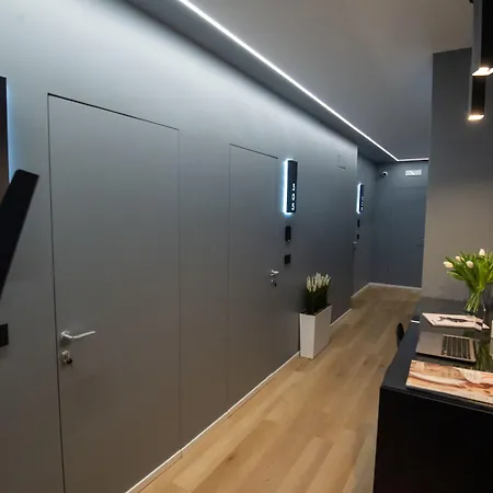 Πανσιόν Contemporaneamente 147 - Modern & Comfort