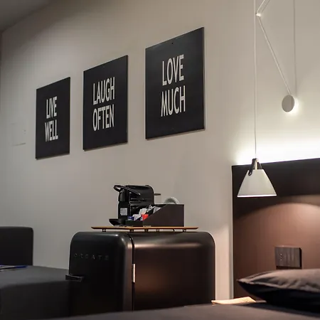 Πανσιόν Contemporaneamente 147 - Modern & Comfort Μπάρι