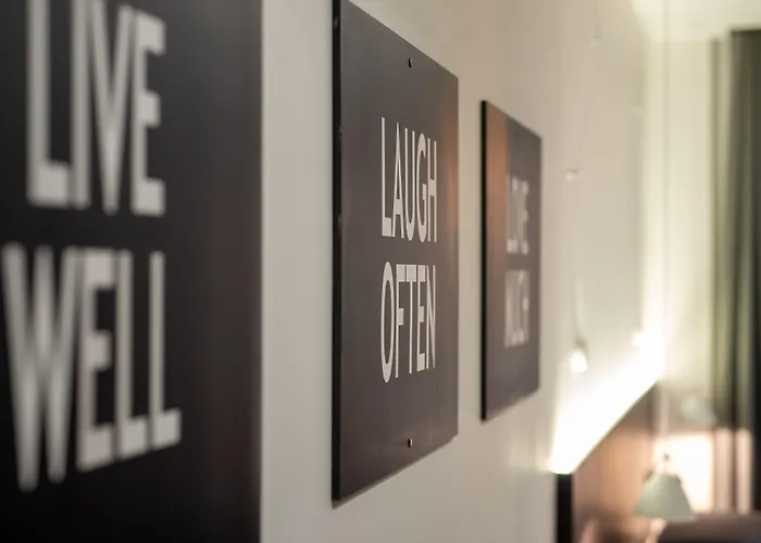 Contemporaneamente 147 - Modern & Comfort Guest house